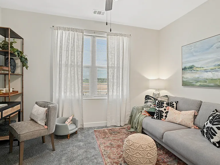Lorrel Apartments — Photo 26