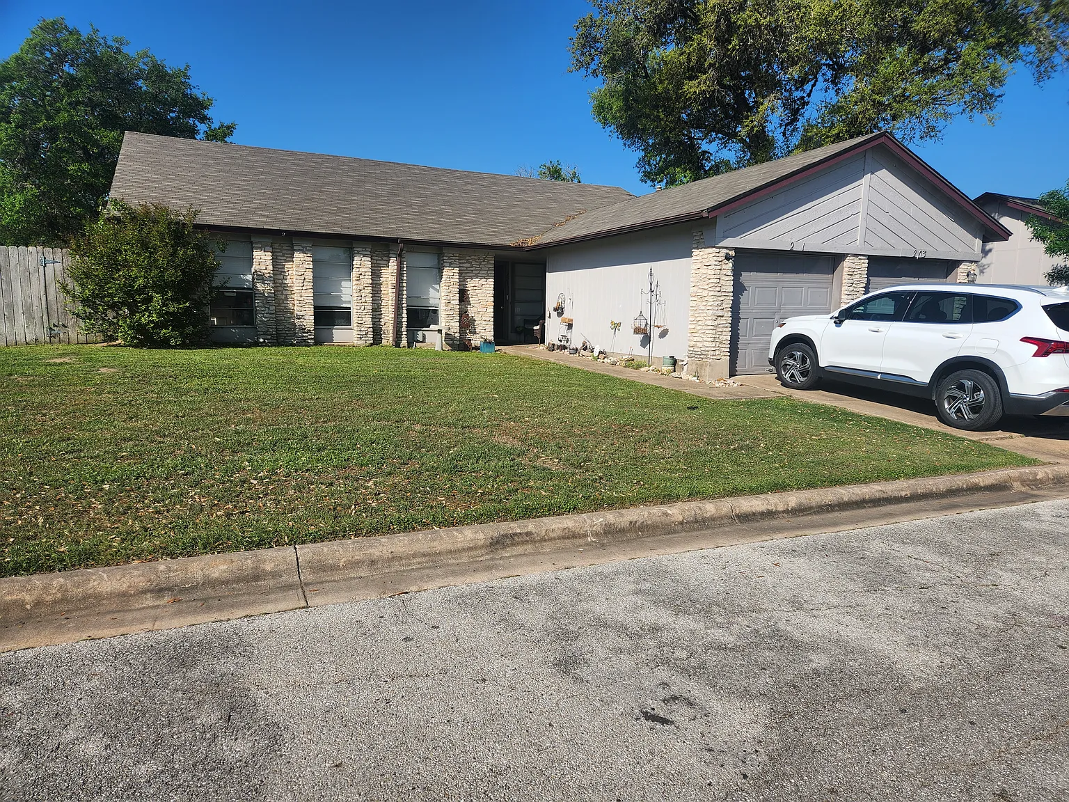 River Oaks Apartments — Photo 3