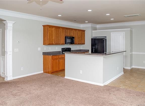 3rd image of 2924 Westbury Ct #135