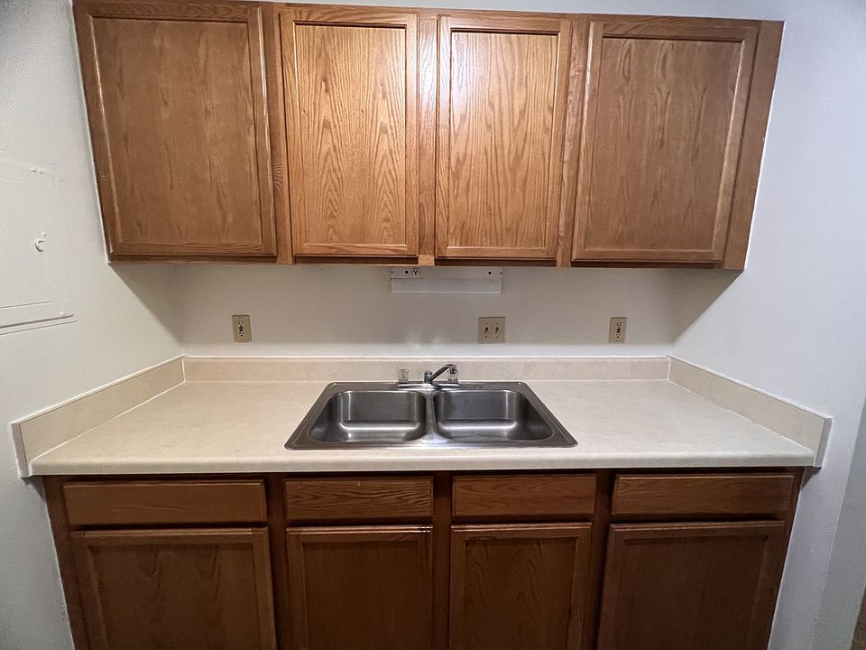 1st image of 3121 University Dr #H6