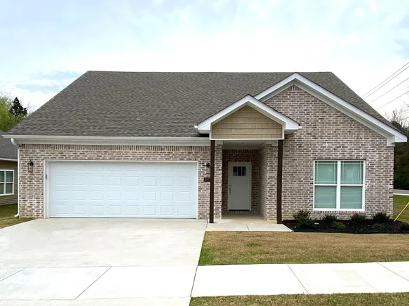 3501 Village Walk Dr, Bryant, AR 72022