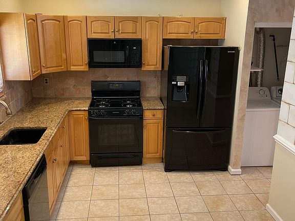 4th image of 12 Cardinal Ln Floor 2