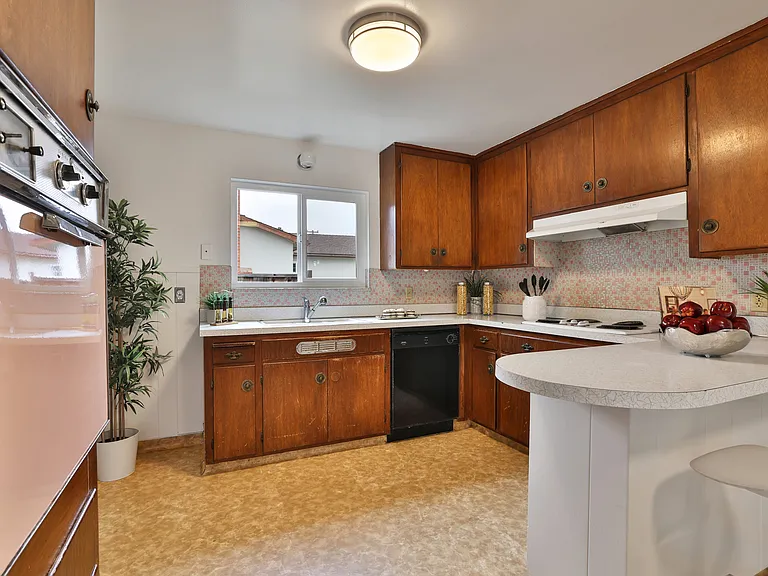 20087 Pacifica Dr — Photo 7