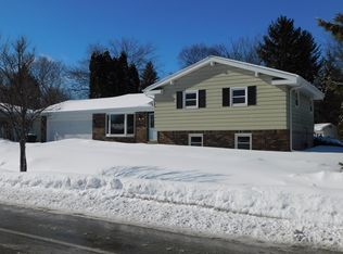 1761 1st Ave, Grafton, WI 53024