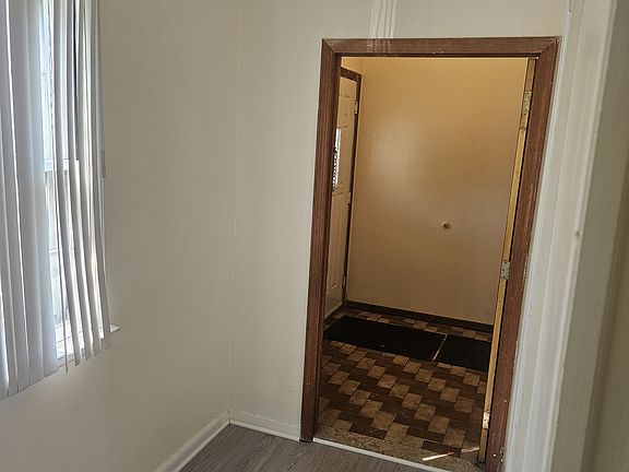 5th image of 12 Clinton Ave #1