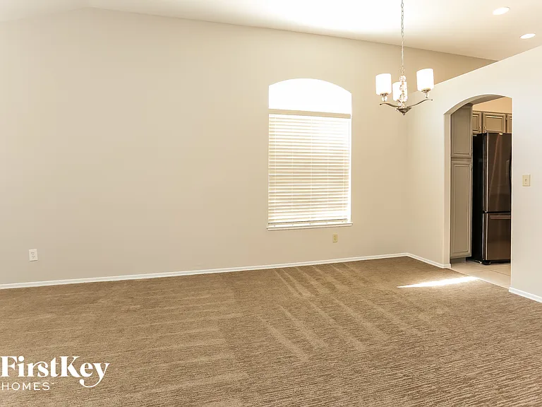 4421 Inez Dr — Photo 4
