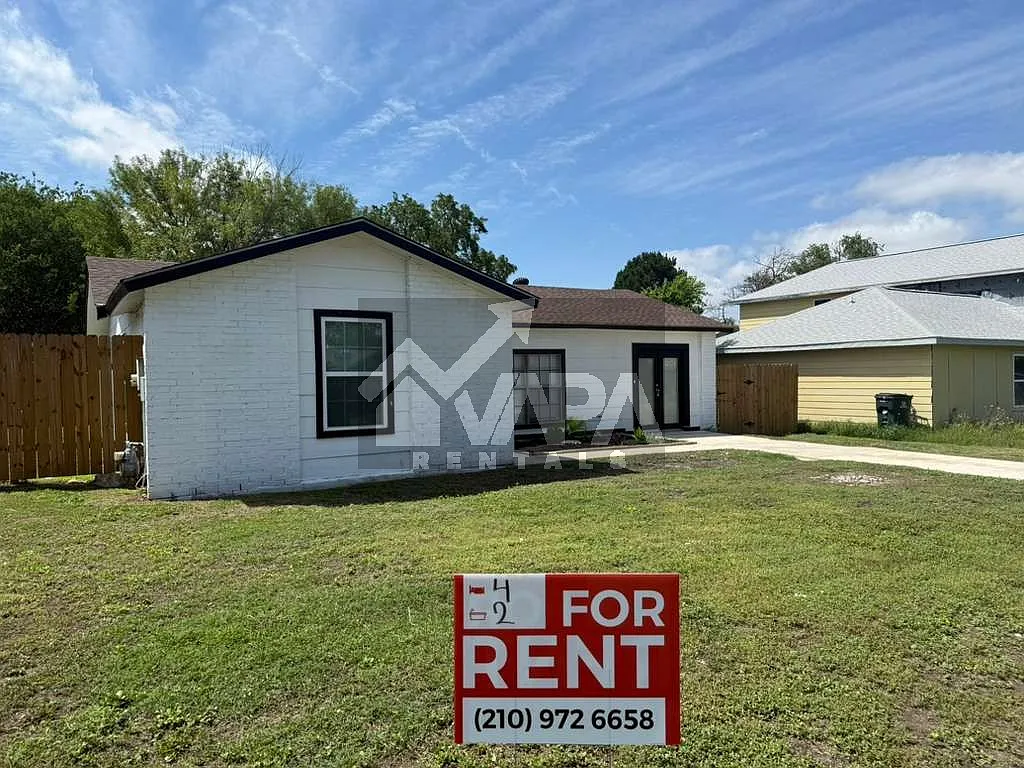 4 bed, 2014 sqft, $2,300 — Photo 3