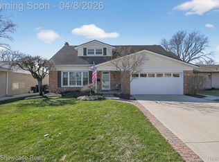 34651 Wood St, Livonia, MI