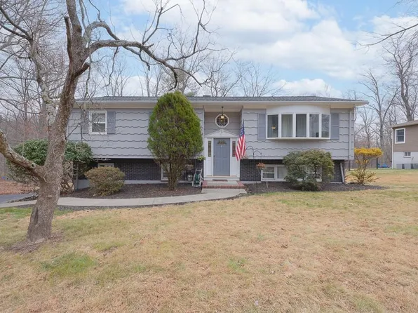 92 Buchanan Street, Pearl River, NY 10965