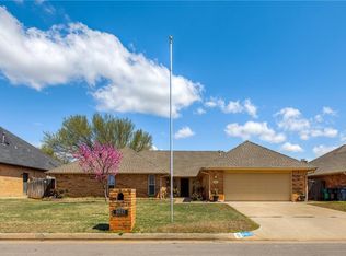 9933 Birkenhead Ct, Yukon, OK 73099