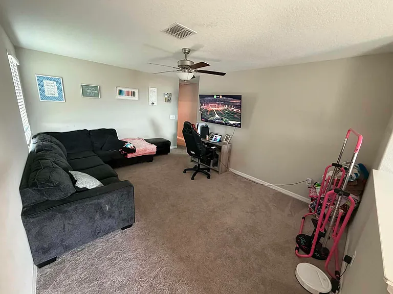 1049 Royal Empress Dr — Photo 11
