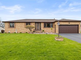 40 Ann Marie Dr, Rochester, NY 14606