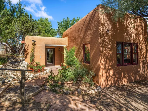 4 Loma Oriente, Santa Fe, NM 87508