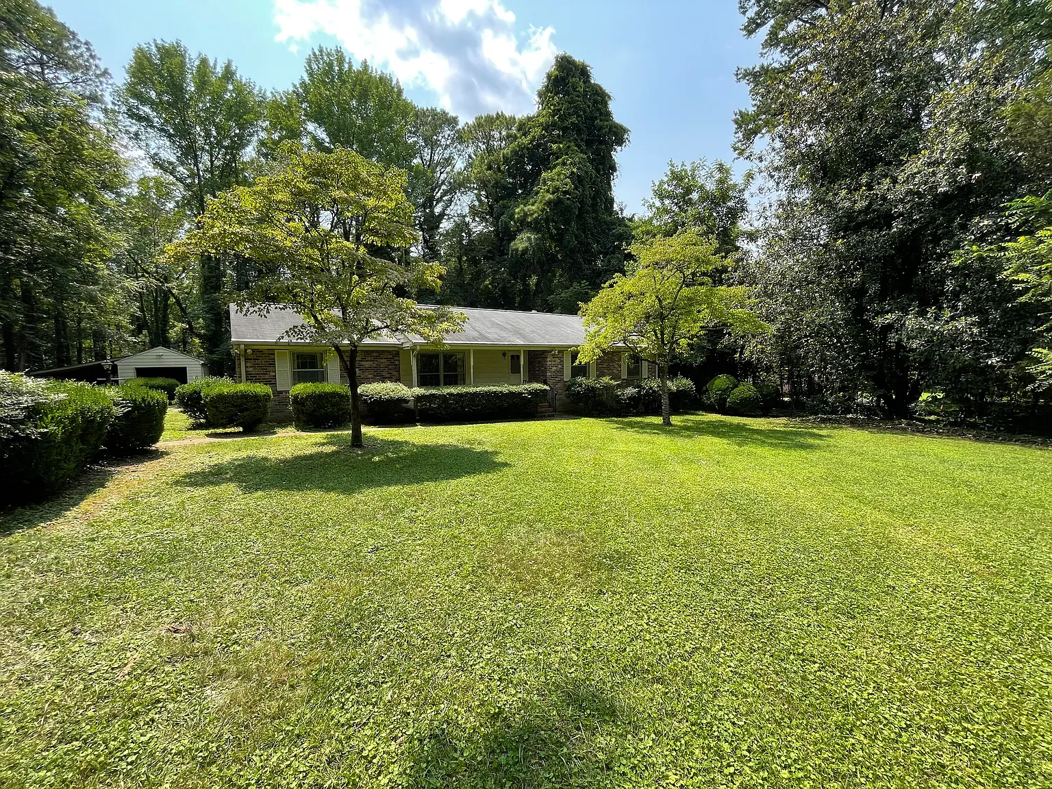 3 bed, 2198 sqft, $2,500 — Photo 2