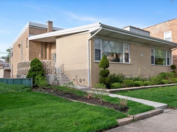 2732 W Estes Ave, Chicago, IL 60645