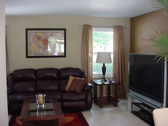 2nd image of 948 Colony Lake Dr