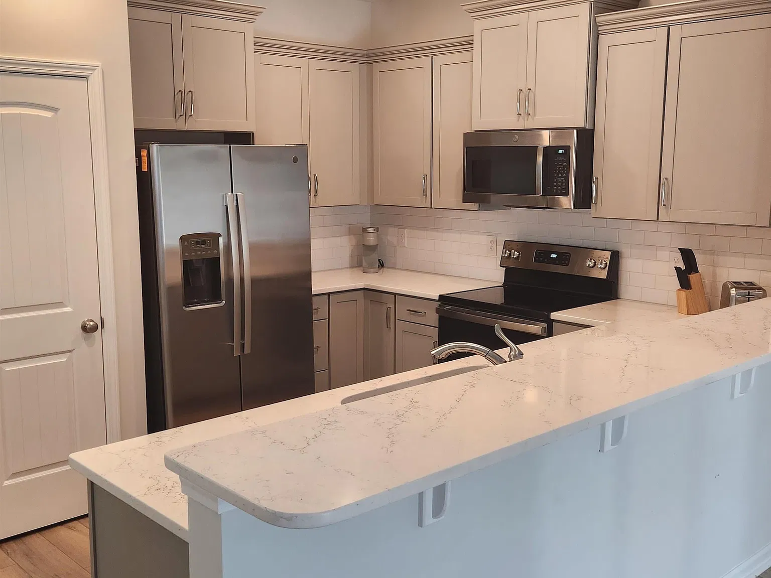 3 bed, 1500 sqft, $1,900 — Photo 2