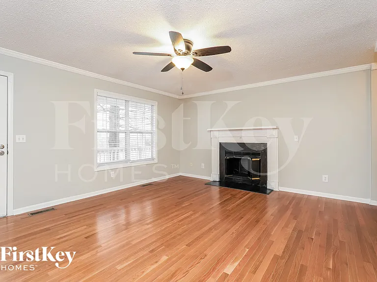 139 Creek Meadow Dr — Photo 2
