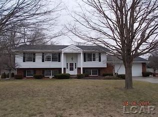 1502 Brookfield Ct, Adrian, MI 49221