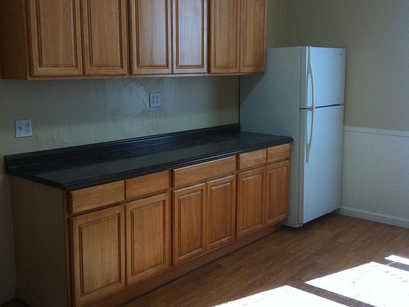 3rd image of 318 Louisiana St #318