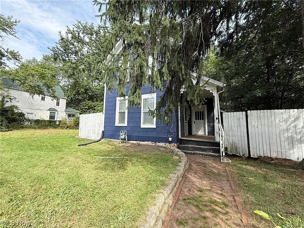 2 bed, 1.5 bath, 1268 sqft, $950 — Photo 4