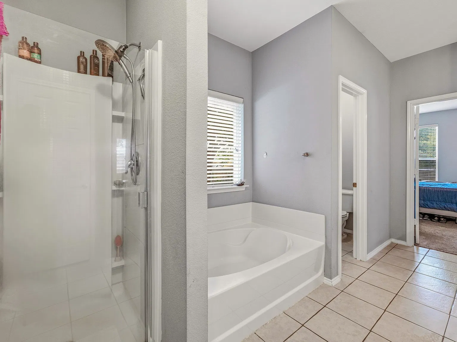4 bed, 2356 sqft, $2,500 — Photo 3