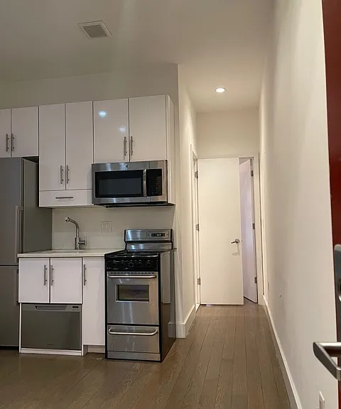 9 Stanton St #2D — Photo 2