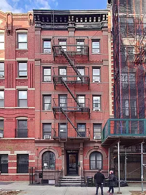 Rented by Living New York | media 52