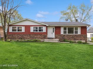 27W073 Jewell Rd, Winfield, IL 60190