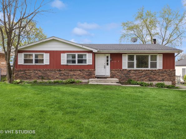 27W073 Jewell Rd, Winfield, IL 60190