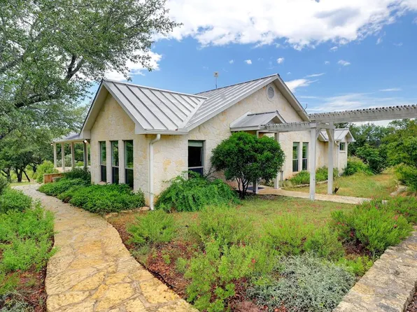 447 Totem Pole Ln, Johnson City, TX 78636