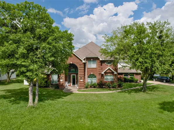 135 Kirkpatrick Rd, Ennis, TX 75119