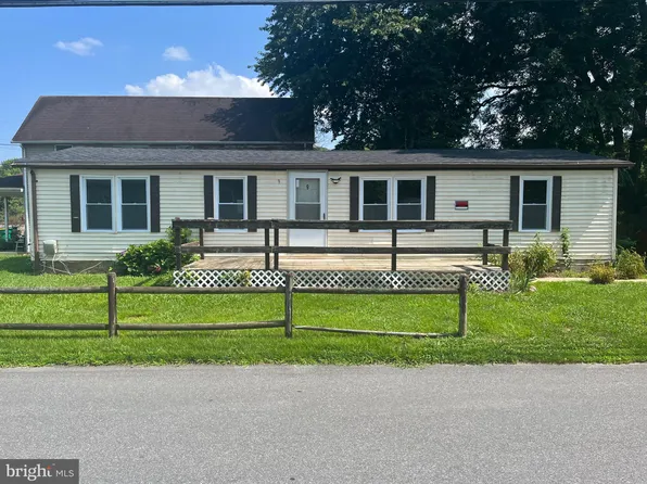 9 School Ln, Dover, DE 19904