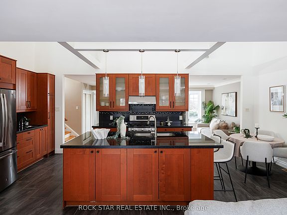 4th image of 2144 Shelley Rd