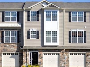 7055 Pioneer Dr #14-6, Lower Macungie Township, PA 18062