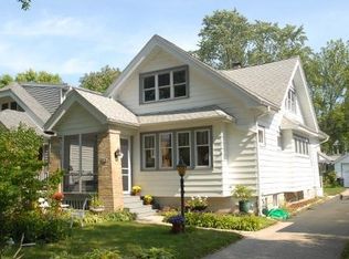 5070 N Hollywood Ave, Whitefish Bay, WI