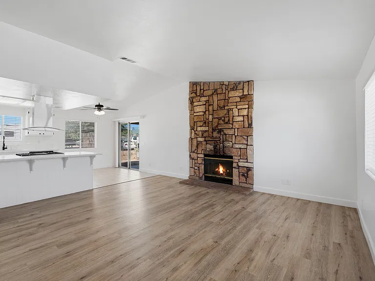 21134 Multnomah Rd — Photo 9