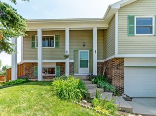 1 Lorraine Ave, Woodridge, IL
