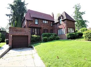 24 Wendover Rd, Forest Hills, NY 11375