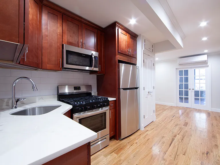 123 3rd Pl #2R — Photo 12