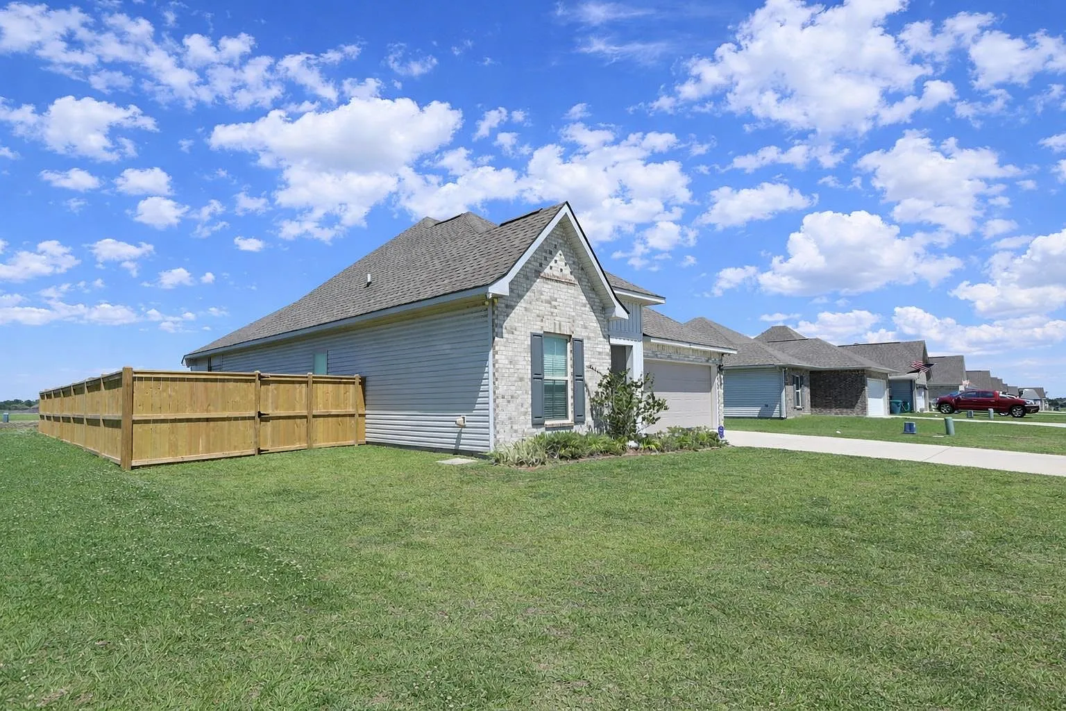 3 bed, 1782 sqft, $2,200 — Photo 3