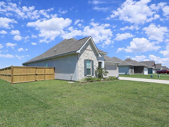 3rd image of 259 Shadow Pointe Rd