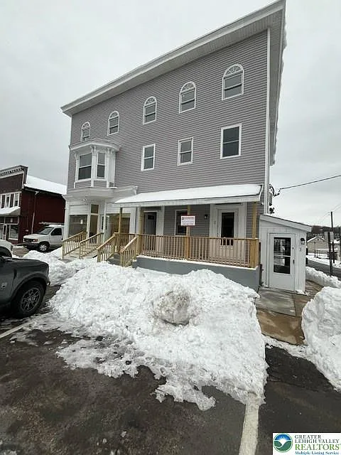 1 W Ludlow St #3