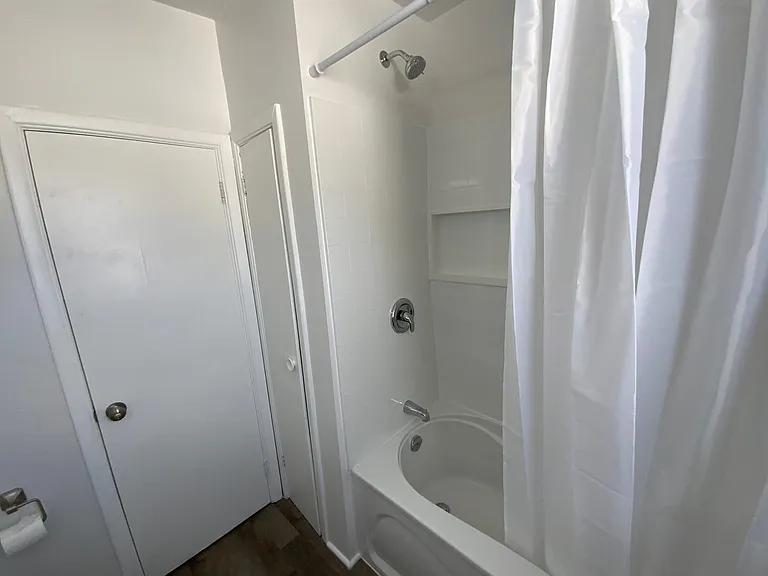 850 Winnipeg Ave #B — Photo 11