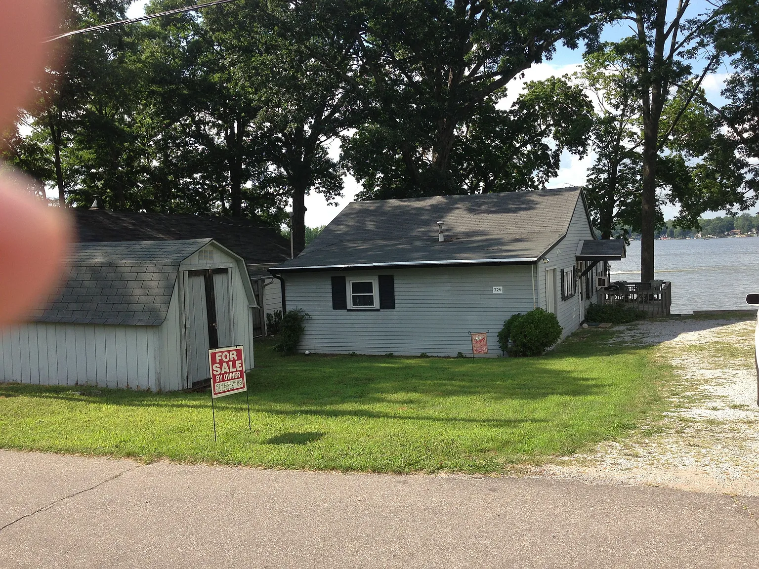 724 E Willis Park photo 1