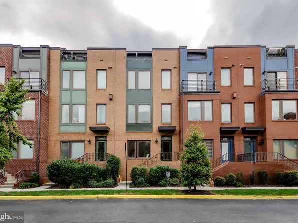 2953 Stella Blue Ln, Fairfax, VA 22031