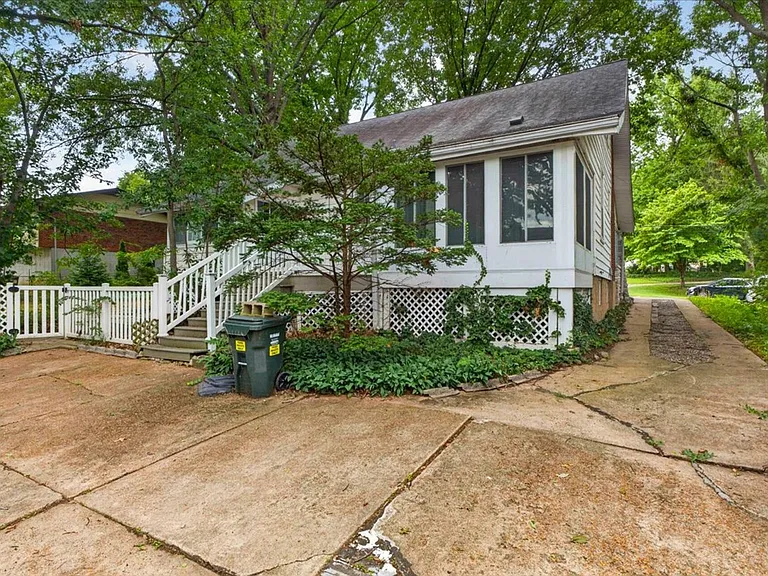 7325 Sutherland Ave — Photo 42