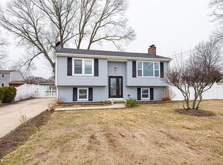 75 Fletcher St, Warwick, RI 02889