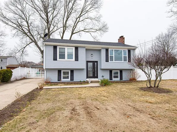 75 Fletcher St, Warwick, RI 02889