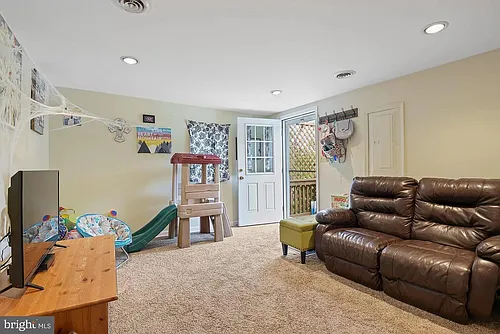 215 Westminster Ave #B Photo 1 215 Westminster Ave #B Photo 1